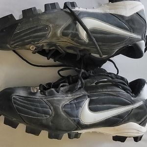 Men's Nike softball shoes